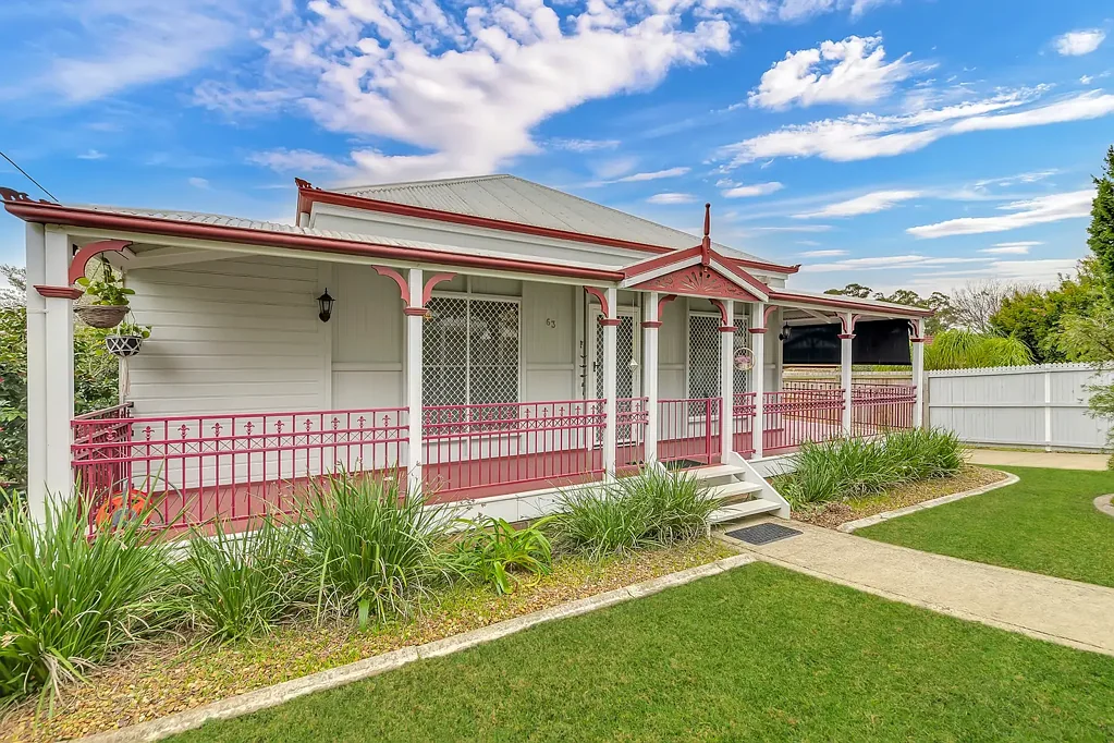 63 Middle Road, Hillcrest, QLD 4118