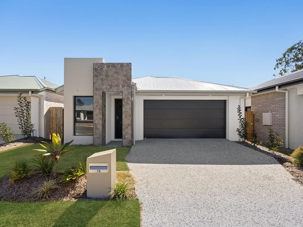 South Maclean 4બેડરૂમ Modern Comfort, Low-Maintenance Living in the Heart of South Maclean