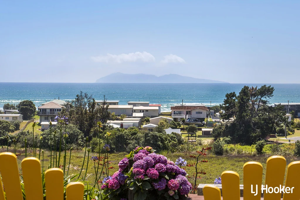Waihi Beach 4房  Elevated Coastal Retreat with Breathtaking Views