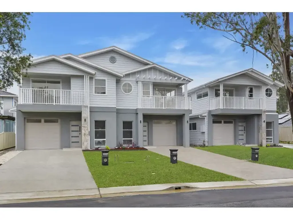 Luxurious Near New 5 Bedroom Home!