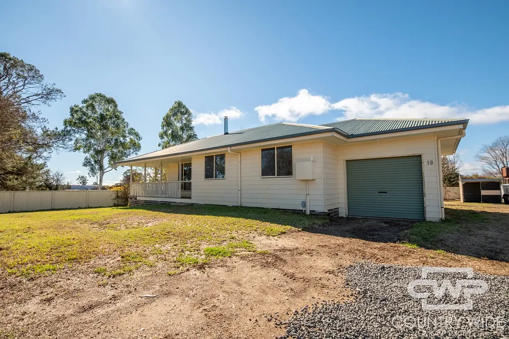 Glen Innes 3ਬੈੱਡਰੂਮ Private, Renovated Family Home on a Spacious 1,595m² Block