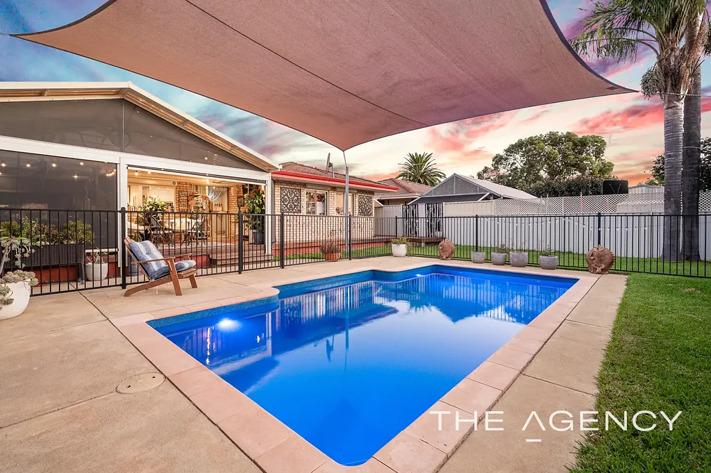 6 Silverhill Loop, Seville Grove, WA 6112