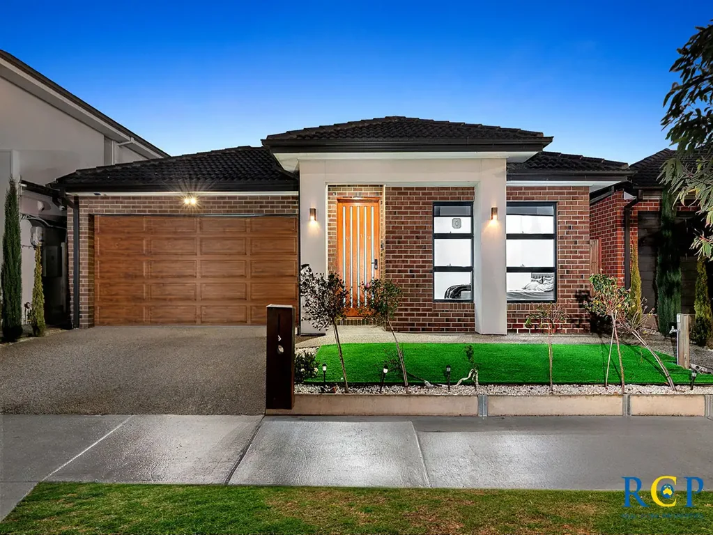 Tarneit 4 Bedroom North-Facing Ex-Display Luxury Home in Prime Tarneit Location