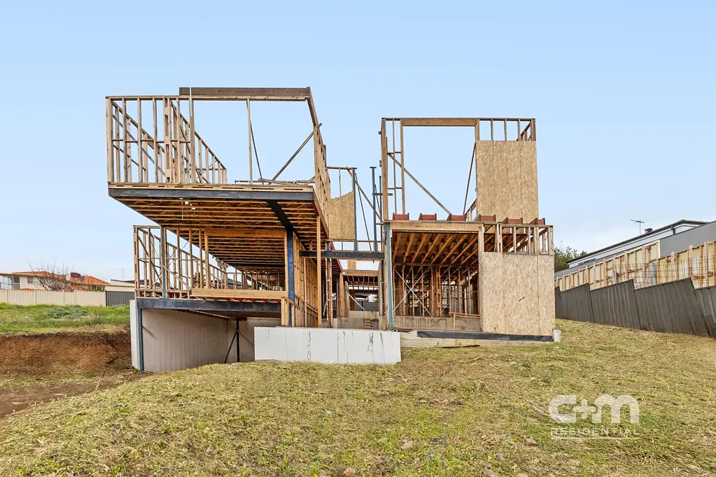 Greenvale 5 Bedroom Designed to Impress from Every Angle!