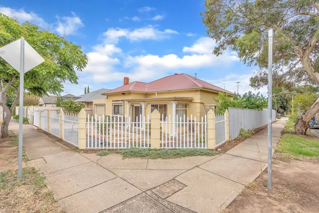 Large home- On low a maintenance Block