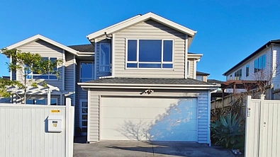 Executive Family Living in Prestigious Pinehill