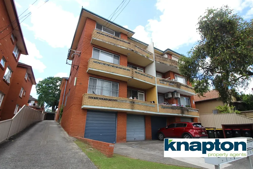 RENOVATED 2 BEDROOM UNITS WITH LOCK UP GARAGE AND INTERNAL LAUNDRY