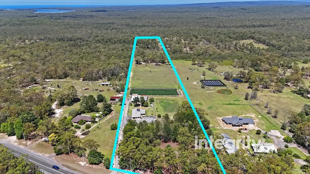 Sussex Inlet 4ห้องนอน house and shedding on over 14 acres