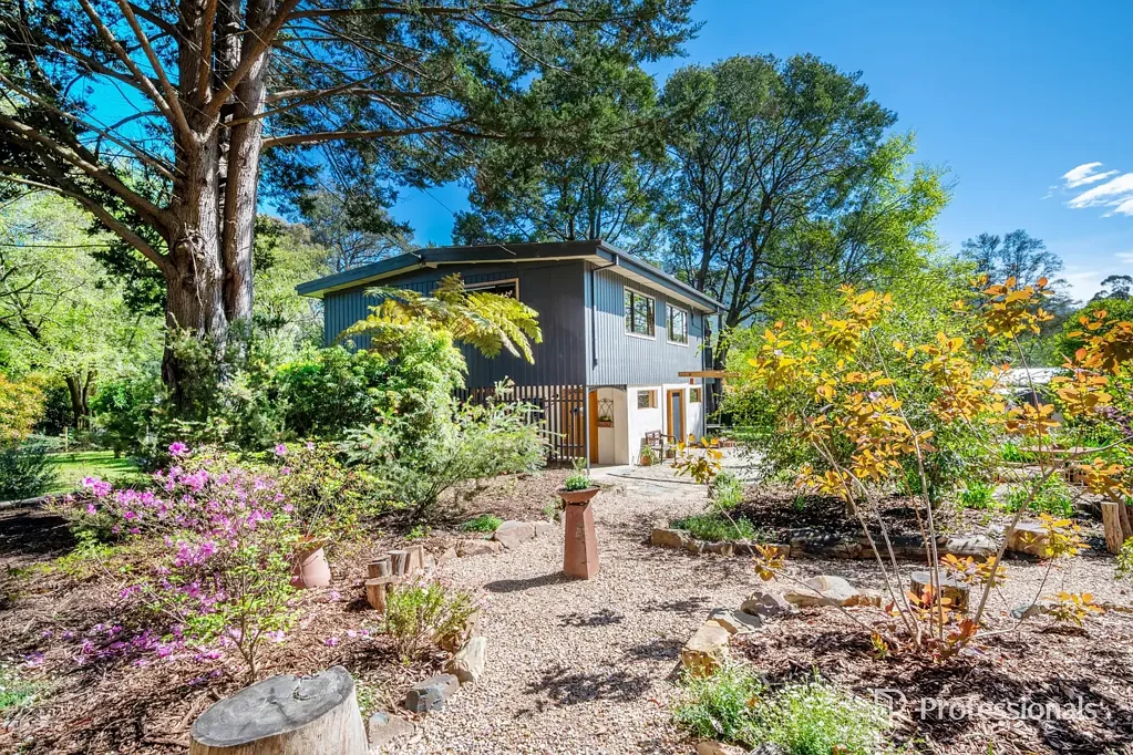 15 Whitegum Drive, East Warburton, VIC 3799