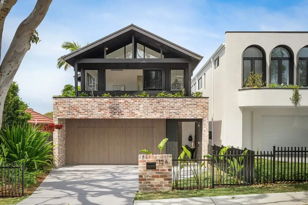 Caringbah South 4Moenga CONTEMPORARY COASTAL LUXURY IN CARINGBAH SOUTH
