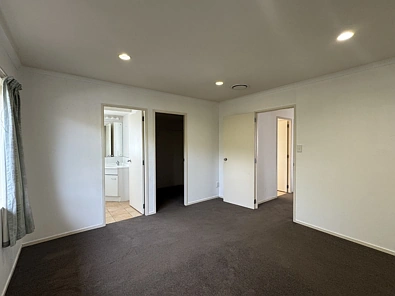 Papakura 3 bedrooms 2 bathrooms