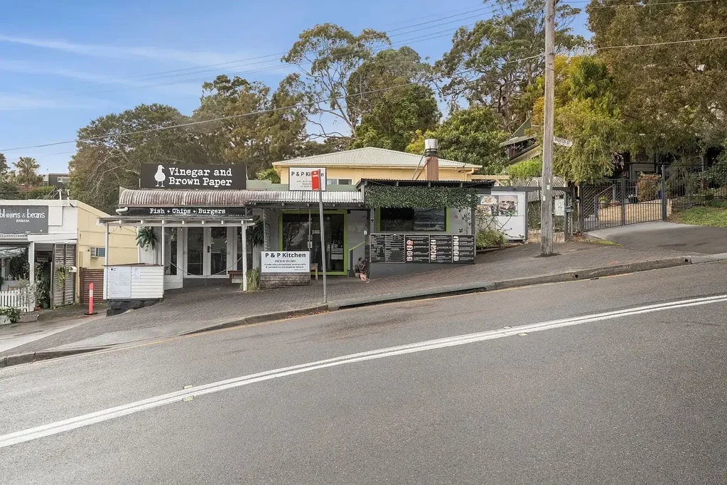 Bundeena 3房 罕见的沿海投资，拥有卓越的开发潜力 A Rare Coastal Investment with Outstanding Development Potential