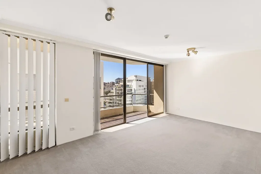 City views / generous space / harbourside life