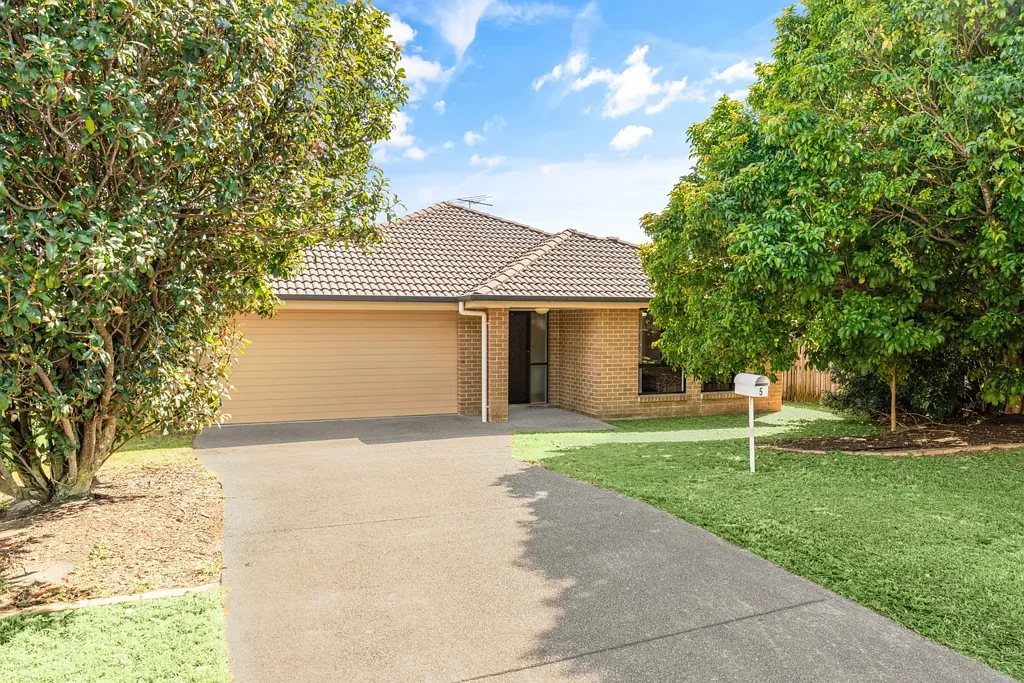 Redbank Plains 4 Bedroom Spacious Family Home with Modern Comforts and Entertaining Ease!