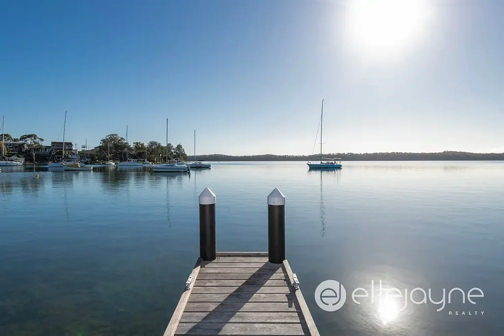 Sunshine 2ਬੈੱਡਰੂਮ Absolute Waterfront with Private Jetty and North-East Aspect