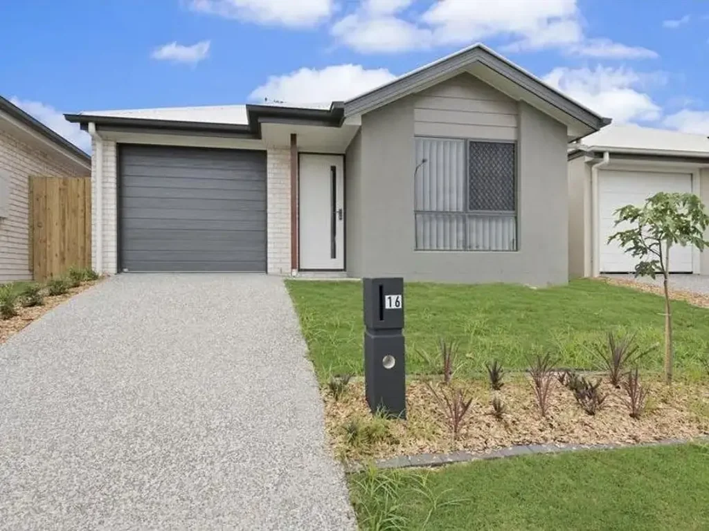 Glenvale 3房 优质住宅环绕 现代奢华生活 已粉刷外墙 宽敞开放式平面图 现代厨房不锈钢电器 主卧带套间中央空调 全屋优质固定装置 易打理庭院 单车库 Executive Design ~ Modern Living