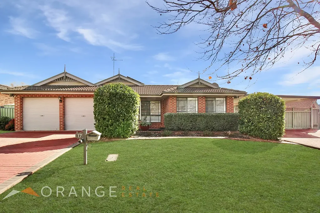 Orange 4Kwarto GREAT LOCATION, EXTRA CAR ACCOMMODATION