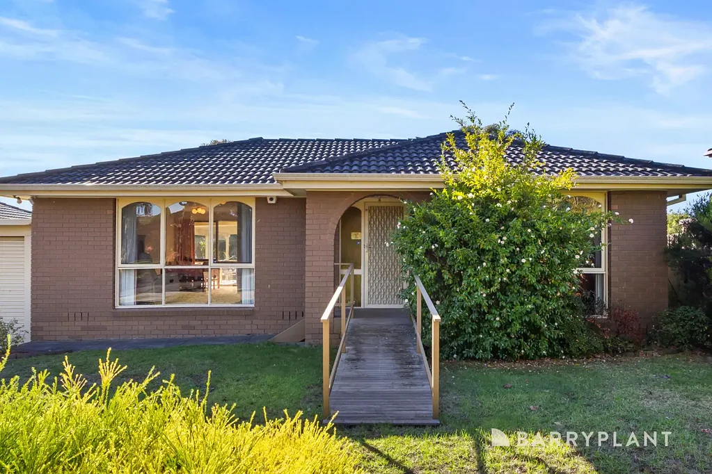 43 Fraser Crescent, Wantirna South, VIC 3152