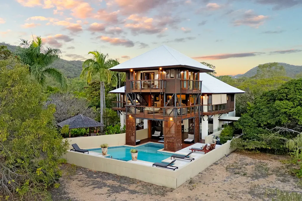 Horseshoe Bay 3غرفة نوم LOTUS HOUSE – ABSOLUTE BEACHFRONT LUXURY ON MAGNETIC ISLAND