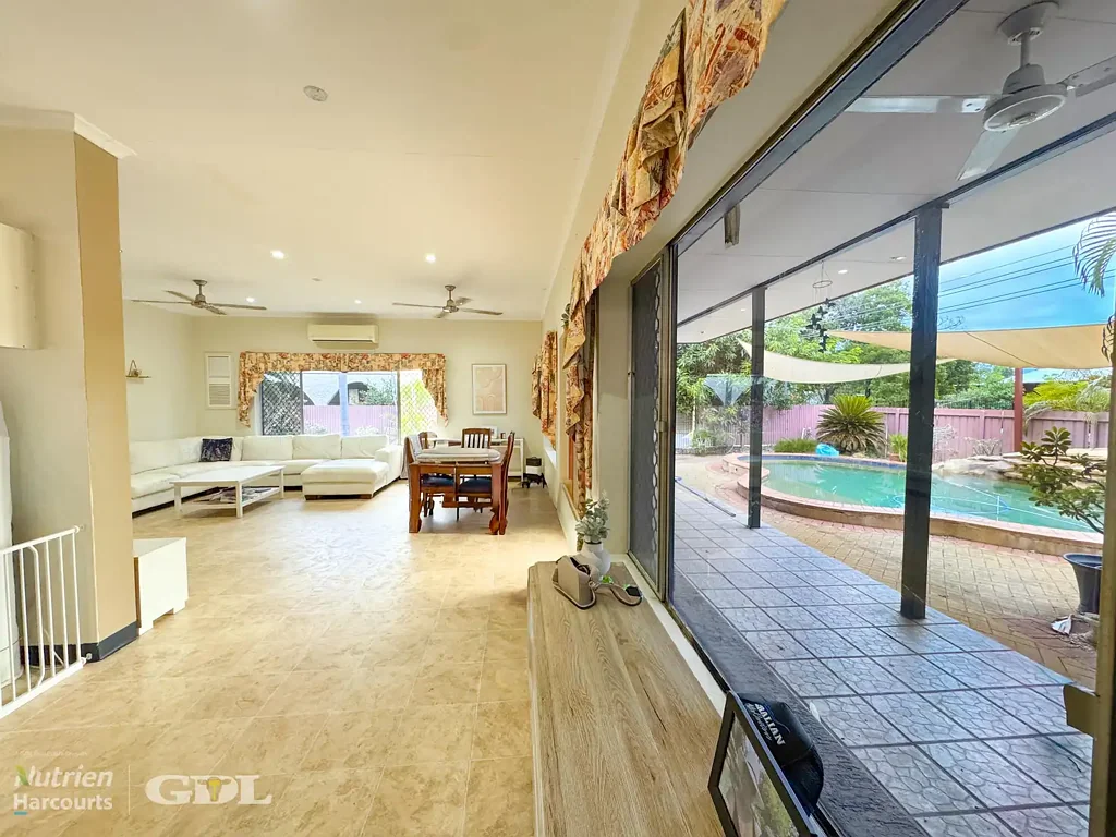 Katherine 4房  Spacious Family Living | In-Ground Pool | Prime Golf Course Location