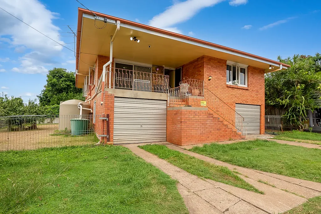 1 Long Lane, Silkstone, QLD 4304