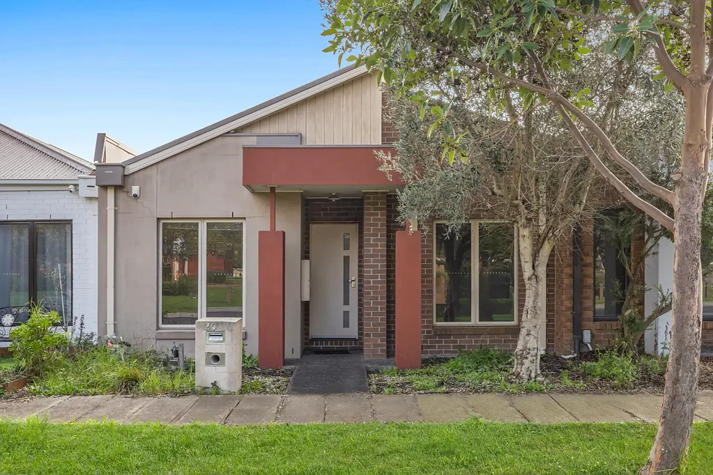 Epping 3房 Epping中心位置 开放式起居区 三卧带套间 主卧带套间 双车库 极佳便利性 Comfort, Convenience, & Lifestyle at Your Doorstep