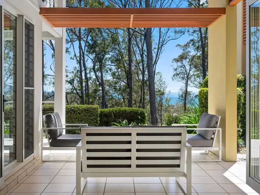 Coffs Harbour 3कमरा Refined Coastal Living with Ocean Views...