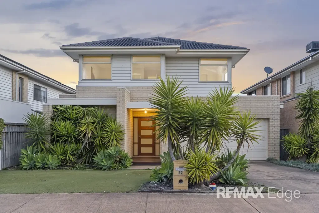 32 Sanctuary Lakes East Boulevard, Point Cook, VIC 3030