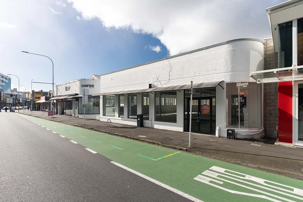 Newmarket Large Broadway retail space available!