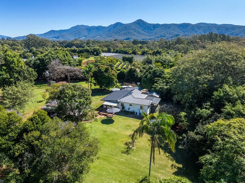 Bonville 3 Bedroom Rural retreat in Bonville on rare flat 2 acres.