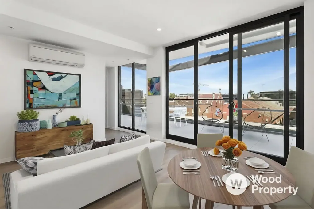 Spacious One Bedroom Apartment with Huge Balcony in Prime Hawthorn Location