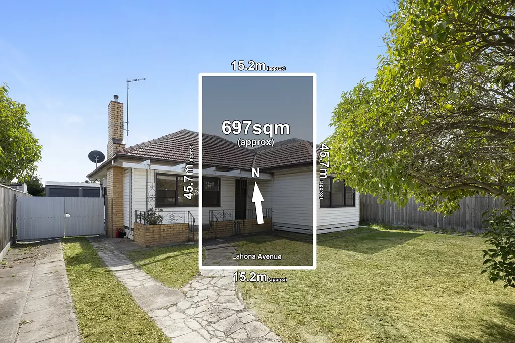 Bentleigh East 3房 优质土地697㎡ 北向朝向 硬木地板 经典布局 双车库 工作室空间 步行名校 交通便利 Classic Appeal and Options to Explore