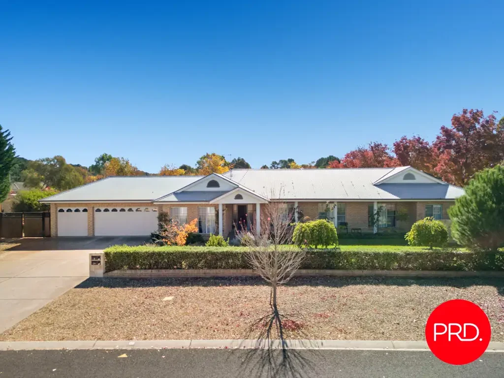 Bungendore 6房  Family Home with Bonus Cottage