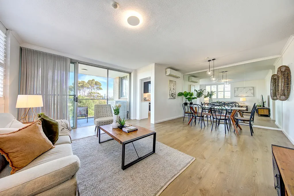 Cremorne 2침실 Designer renovated apartment offering style, light and convenience