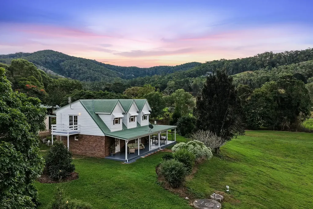 Guanaba 3房  Storybook Acreage Living in the Heart of Guanaba