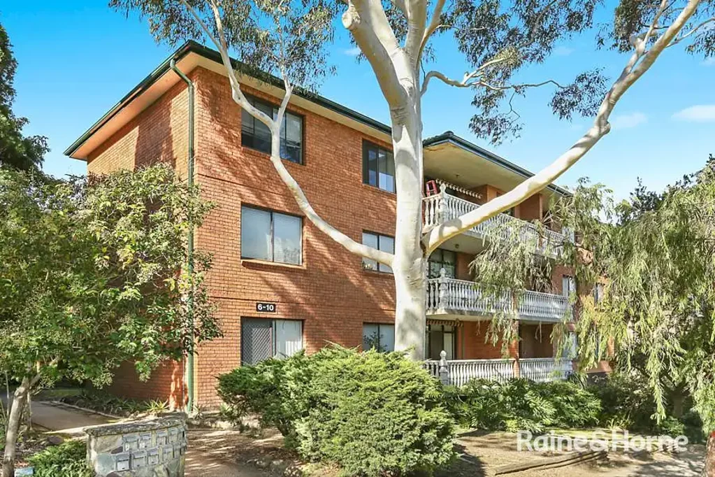 8/6 Winchester Street, Carlton, NSW 2218