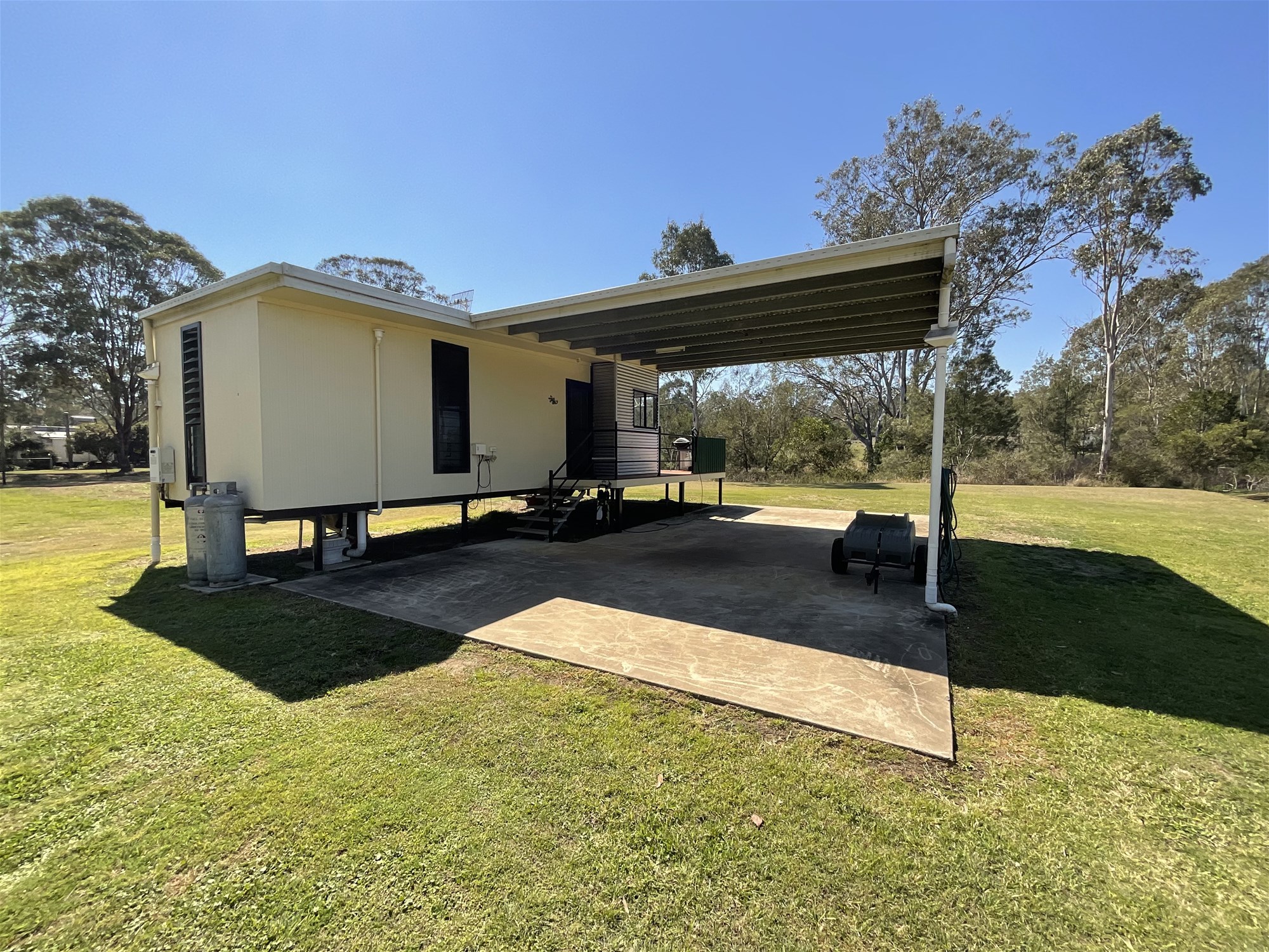 8 THOMSETT ST, YARRAMAN QLD 4614, 0 phòng ngủ, 0 phòng tắm, House