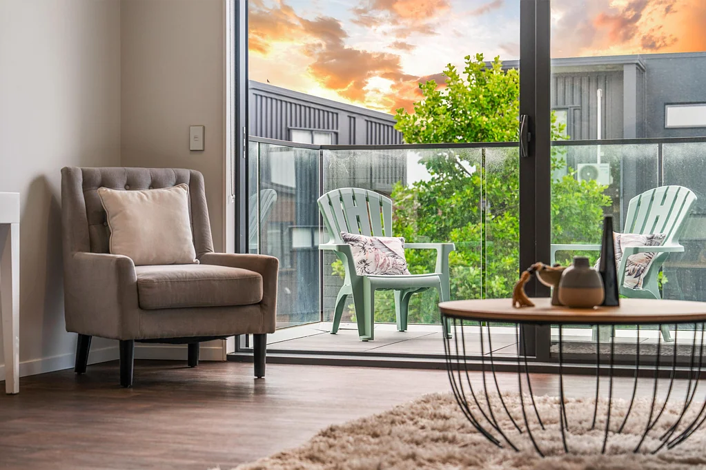 Hobsonville 2 Slaapkamer Vacant + Garage = Present All Offers!