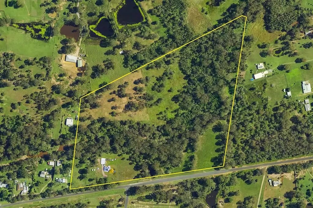 Curra Peaceful Country Living with Creek, Dams & Character Home