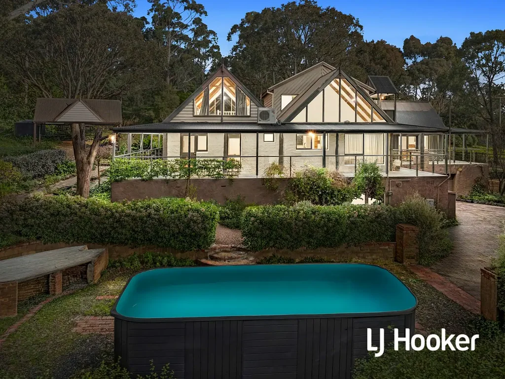 Heathcote Junction 6Kwarto An Architectural Mudbrick Sanctuary Amongst the Treetops