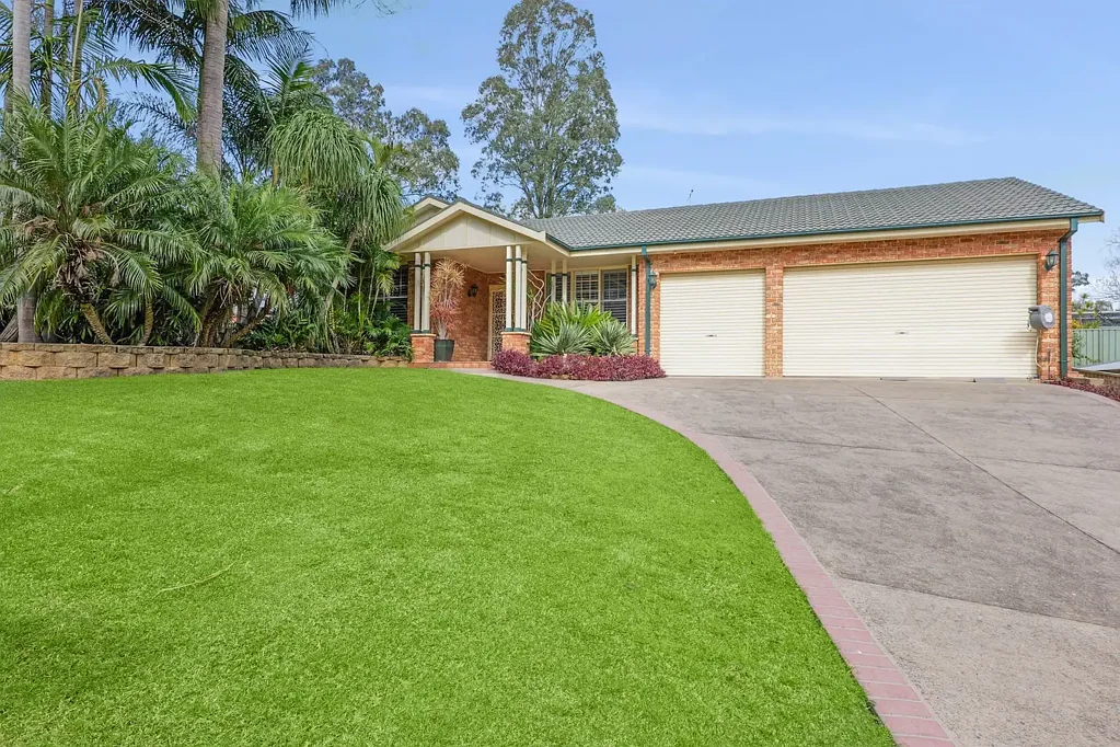 Wilberforce 4房  Custom built home, huge garage & 1,059sqm!