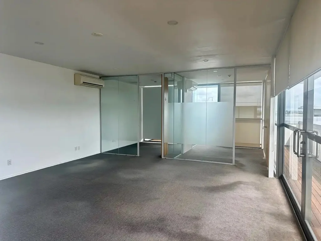 Rosedale Modern, Light Filled Office