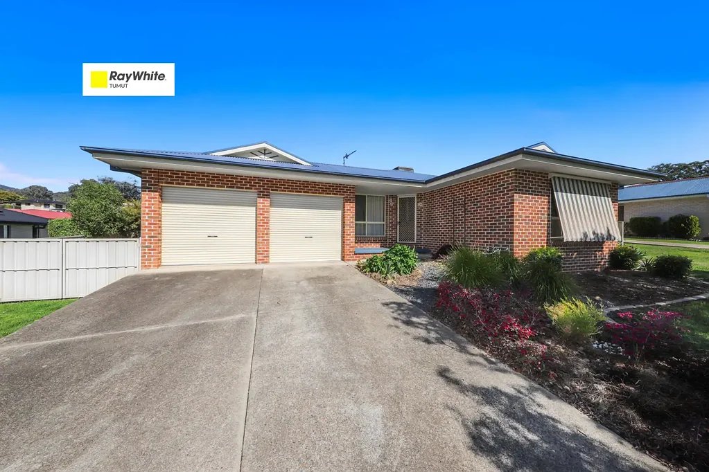 8 Maroo Street, Tumut, NSW 2720