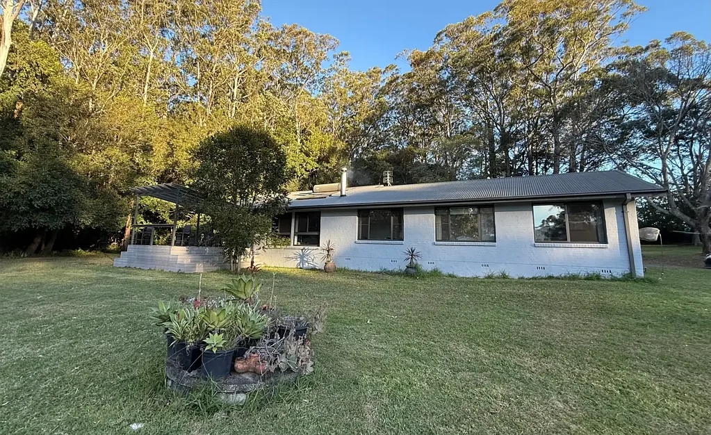 Beautiful 4-Bedroom Home on 5.8 picturesque acres