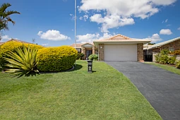 66 Wedgebill Parade, Burleigh Waters