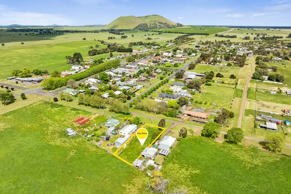 Derrinallum Spacious Building Allotment