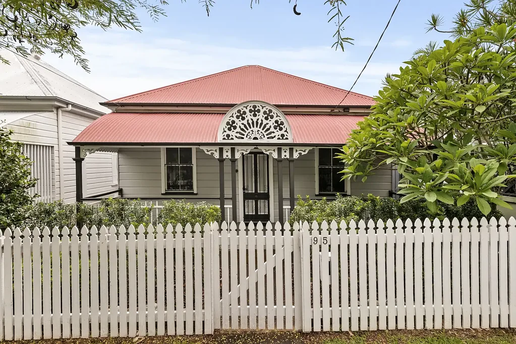 Beautifully Restored Cottage with Modern Convenience