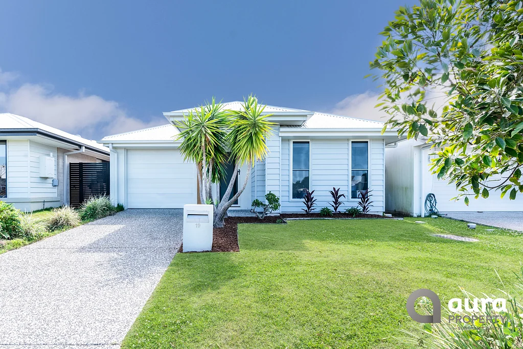 19 Adelaide Circuit, Baringa, QLD 4551