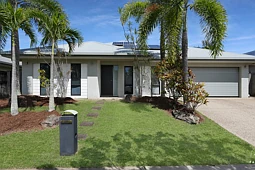 9 Brookville Gardens, Smithfield