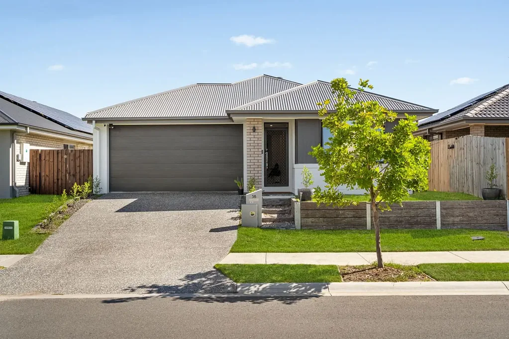 38 Petral Drive, Flagstone, QLD 4280